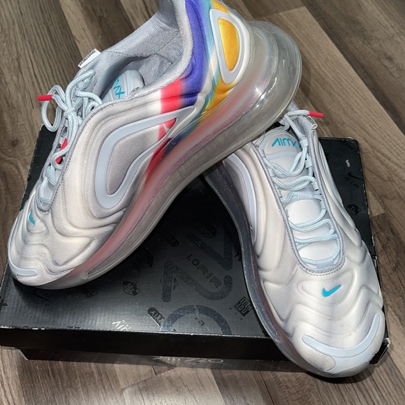 Nike Airmax 720 - Picture 2 of 5